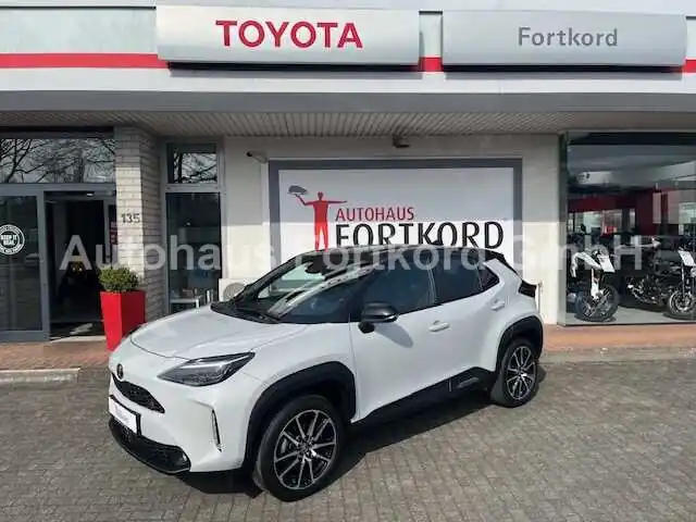 Toyota Yaris Cross 1.5 Hybrid GR Sport - HEAD., JBL, LED ...