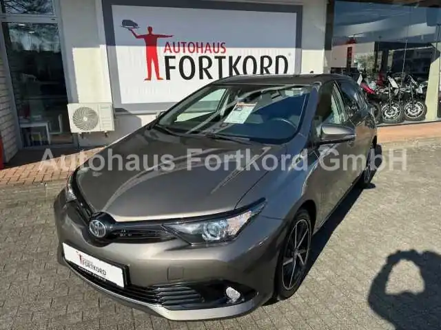 Toyota Auris 1.2 Turbo Team Deutschland - Keyfree, CAM, SHZ, BT ... -